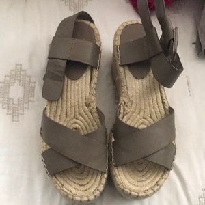 Summer wedges